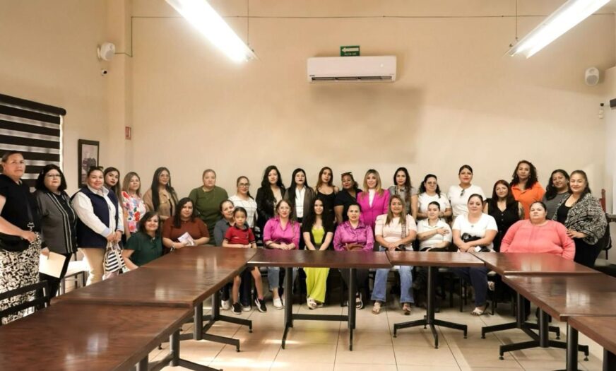 Marisela Morales comparte visión de justicia con jóvenes de Chihuahua