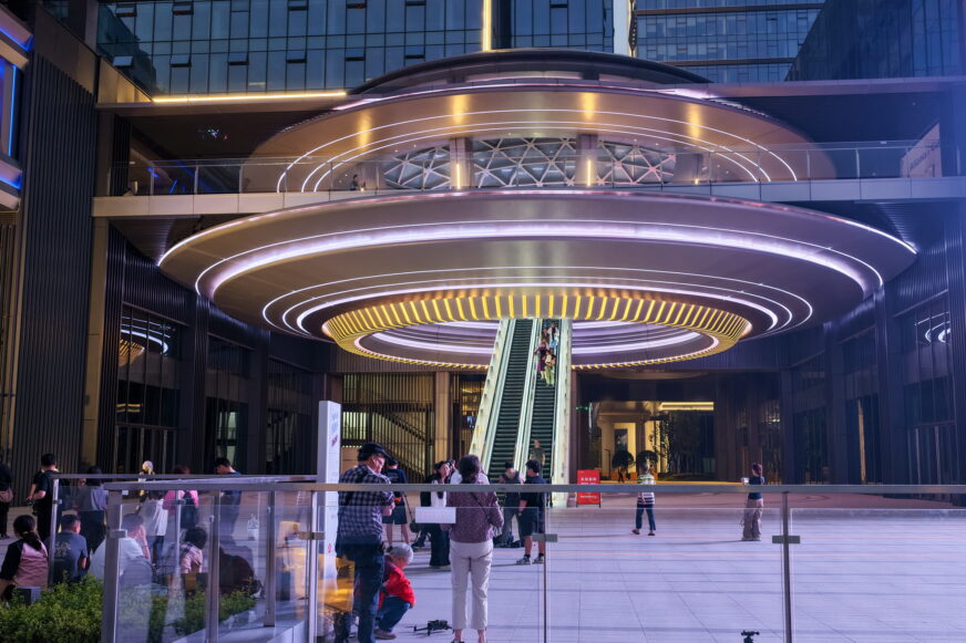 Escaleras estilo OVNI en Nanjing: arquitectura futurista que asombra