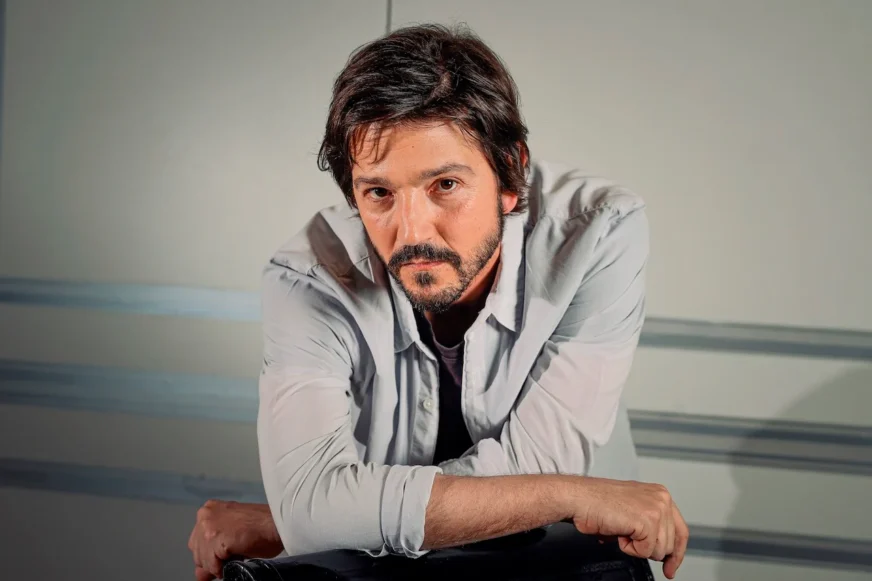 Diego Luna critica duramente a Trump por sus políticas antimigratorias en un programa de televisión estadounidense