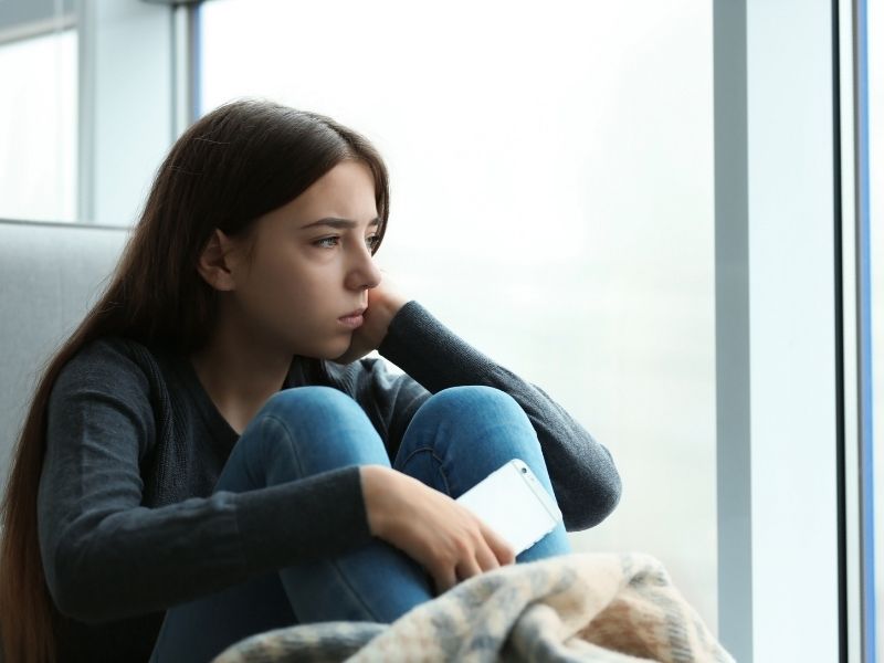 Más allá del silencio: por qué la ansiedad y la depresión afectan más a las mujeres adolescentes