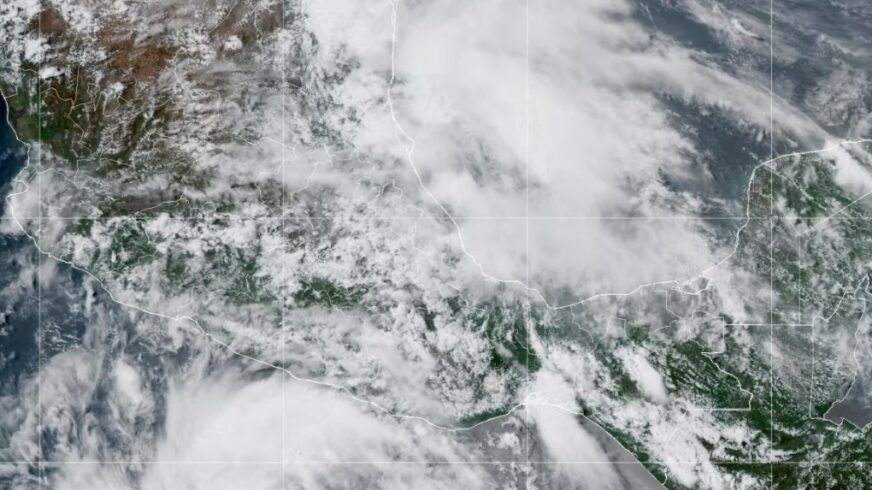 Tormenta tropical Barry avanza hacia México con vientos de 65 km/h