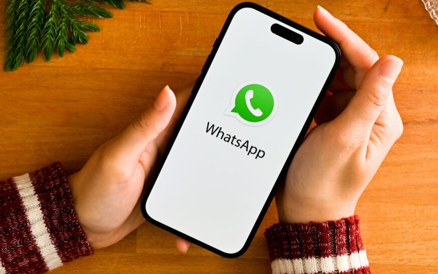 Ponerse al día en un instante: WhatsApp lanza resúmenes de mensajes con IA