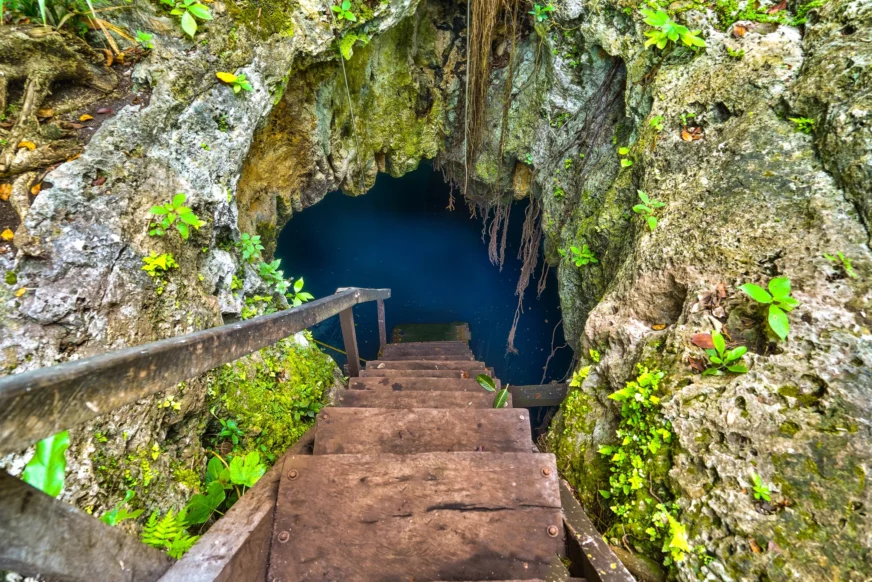 Vacaciones épicas en el Caribe Mexicano: cenotes sagrados, parques temáticos y diversión acuática para todos