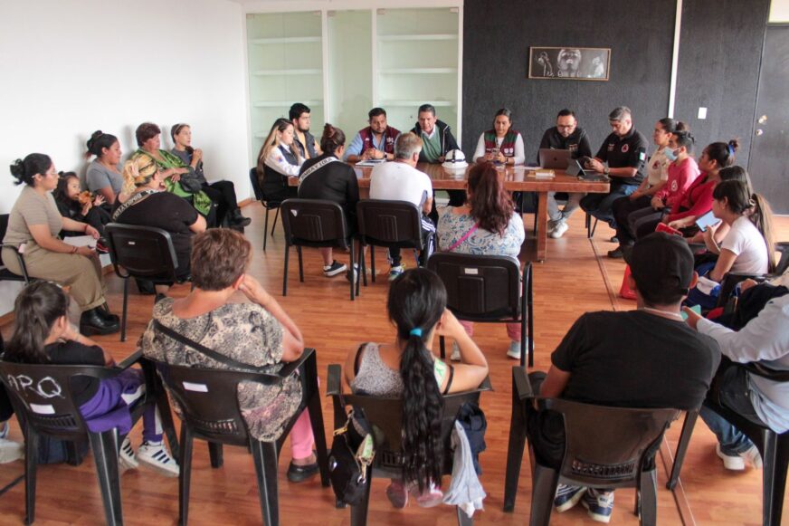 Apuntalamiento y apoyos económicos para familias tras hundimiento en Miguel Hidalgo