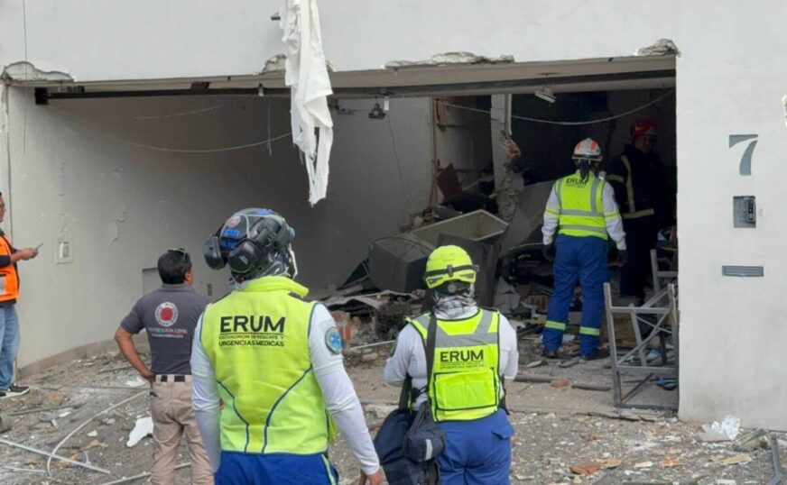 Acumulación de gas provoca explosión en vivienda de Álvaro Obregón; no hay heridos graves