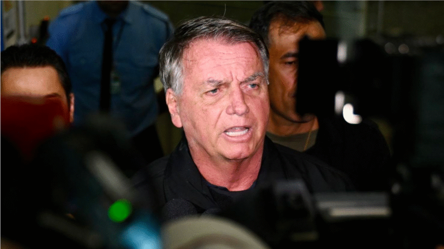 Bolsonaro niega intento de golpe y busca su absolución en juicio clave
