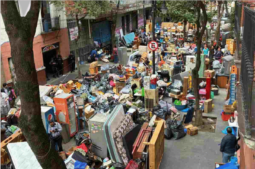 Desalojan a vecinos de República de Cuba 11 en CDMX: adultos mayores y negocios afectados sin orden judicial