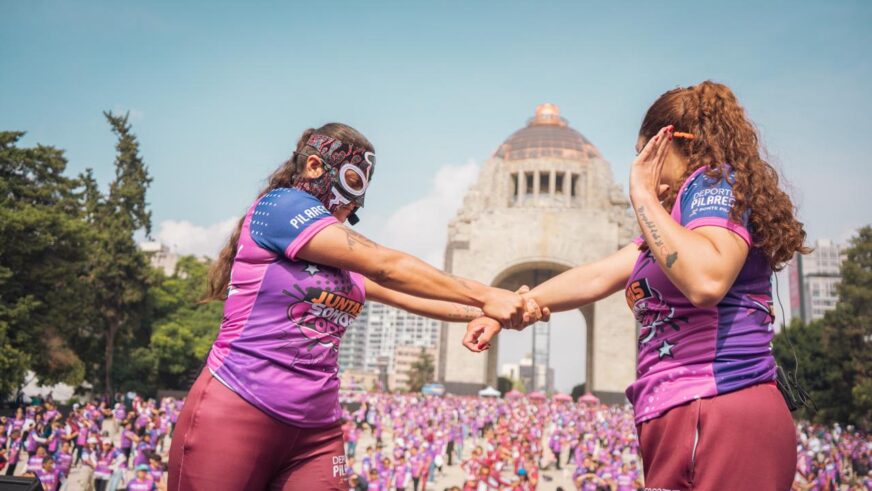 “No están solas”: mujeres hacen vibrar el Monumento a la Revolución con clase de defensa personal