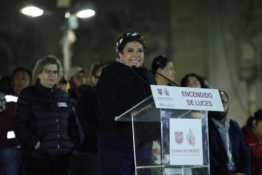 Clara Brugada ilumina la Ciudad de México con un homenaje a la independencia