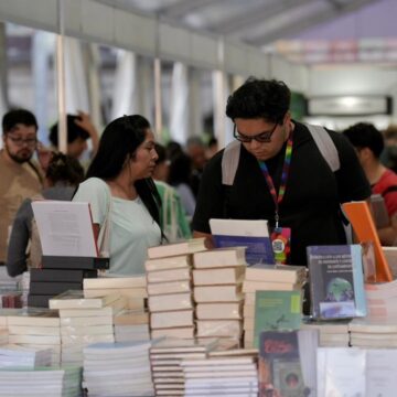 De la plaza al pensamiento: arranca la FIL Zócalo con 500 actividades para todas las edades