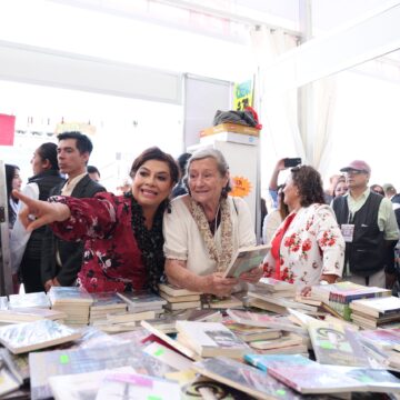 Clara Brugada celebra el éxito de la Feria Internacional del Libro en el Zócalo