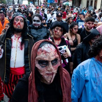 Alegría y susto en las calles de CDMX: operativo de seguridad cubre Desfile de Alebrijes y Marcha Zombie