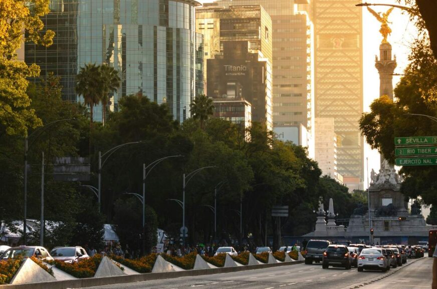 CDMX entre el sol y la brisa: lunes con temperaturas variables y alerta por cambios