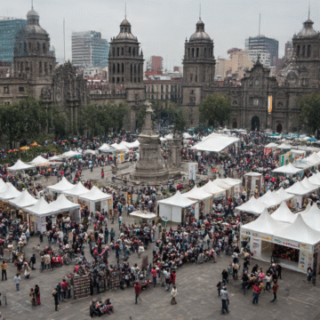 FIL Zócalo 2025: 25 años de letras, música y memoria en el corazón de México