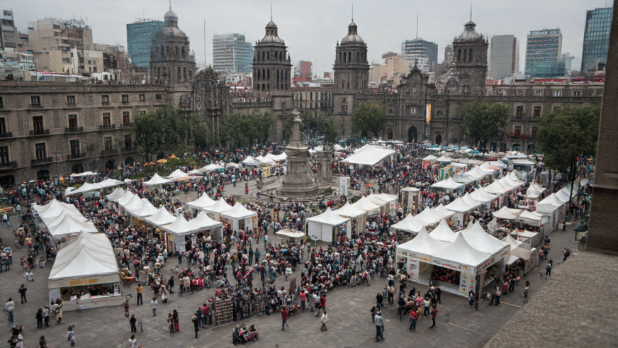 FIL Zócalo 2025: 25 años de letras, música y memoria en el corazón de México