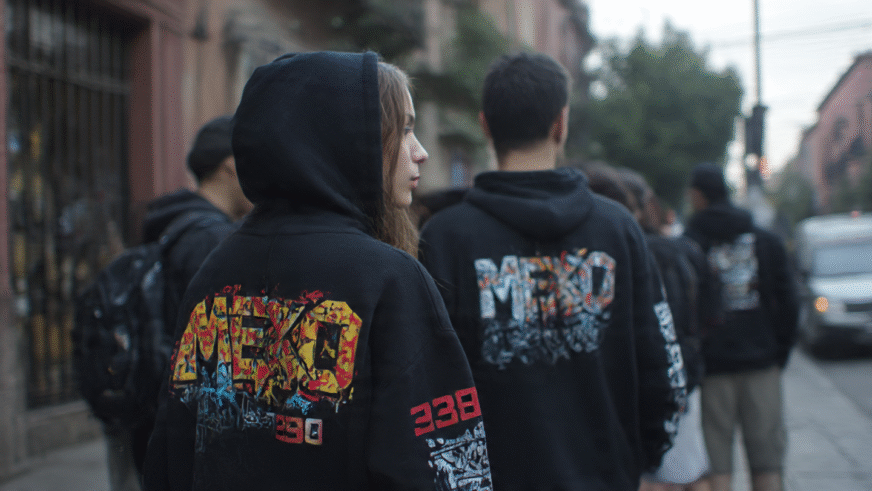 Sudaderas con grafitis del Metro, nuevo rostro del streetwear chilango
