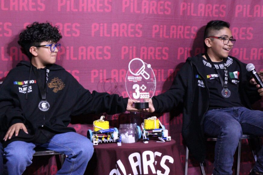 Desde Tlacopan al mundo: jóvenes de PILARES triunfan en torneo internacional de robótica