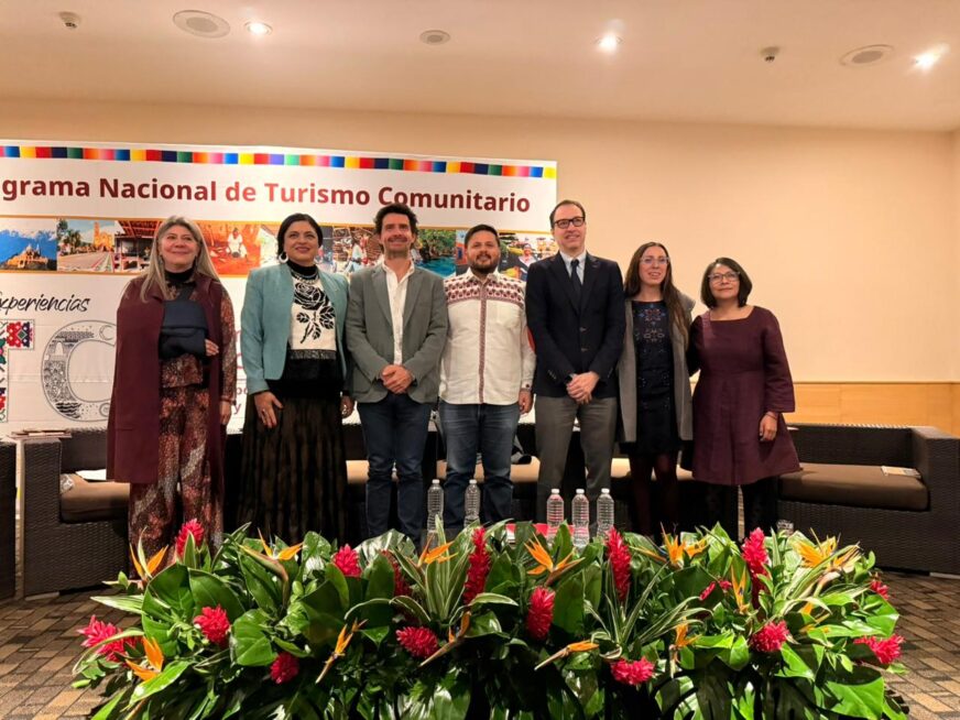Seminario nacional impulsa turismo comunitario con ruta, guía y distintivo