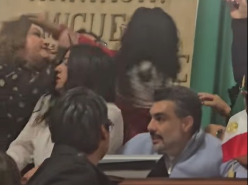 Pelea en Congreso CDMX por reforma al InfoCDMX