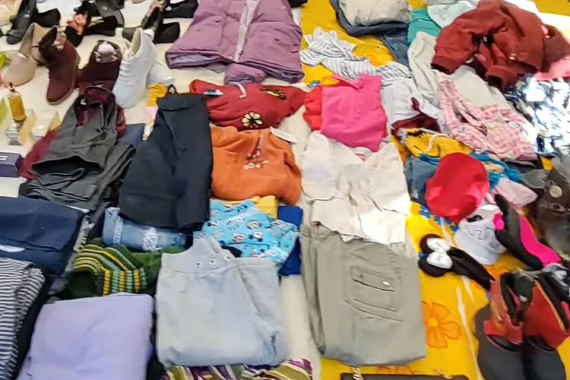 Moda circular en el tianguis: el auge de la ropa de segunda mano curada como declaración política
