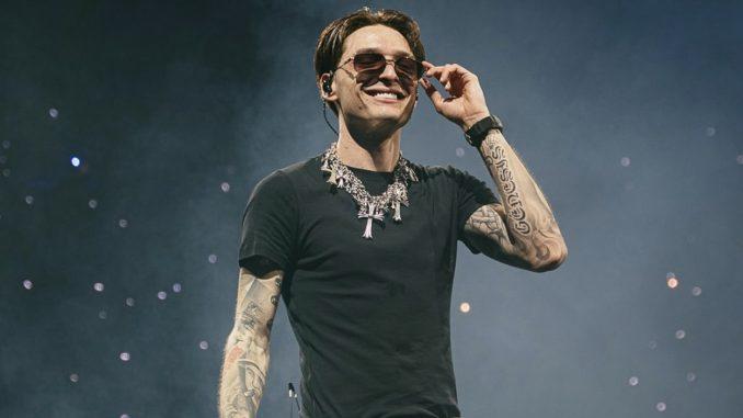 ¡Haciendo historia! Texas rinde tributo a Peso Pluma con su propio día y la llave de la ciudad