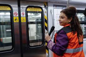 Brugada presume inversión histórica en el Metro, mientras usuarios enfrentan fallas diarias