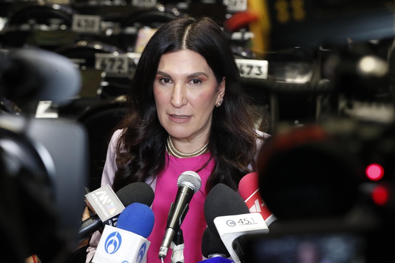 Kenia López analiza la polarización en la reforma electoral del Congreso