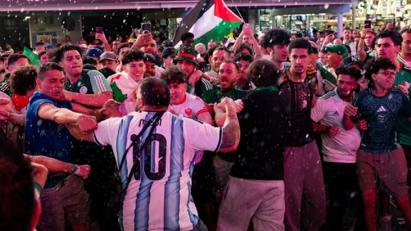 Pelea en Times Square entre hinchas de Argentina y Argelia