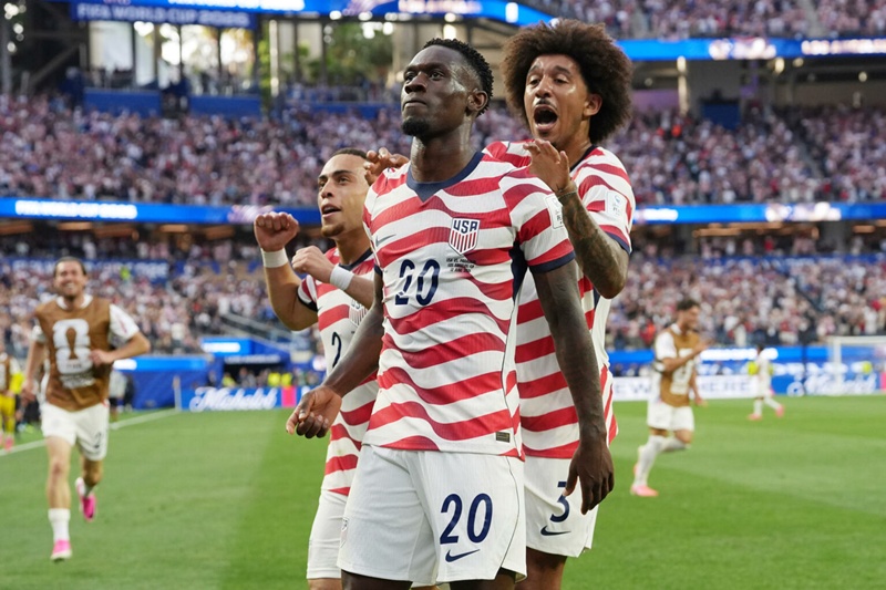 Estados Unidos golea a Paraguay y lidera el Grupo D del Mundial