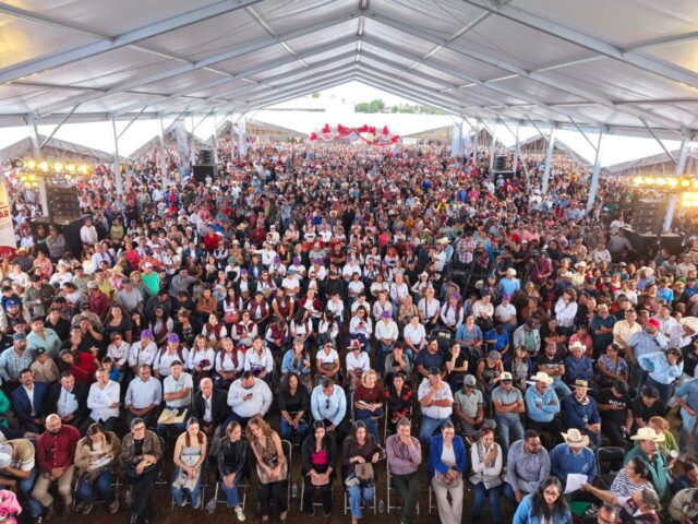 Asistentes al Foro Bienestar para Todas y Todos realizado en Fresnillo