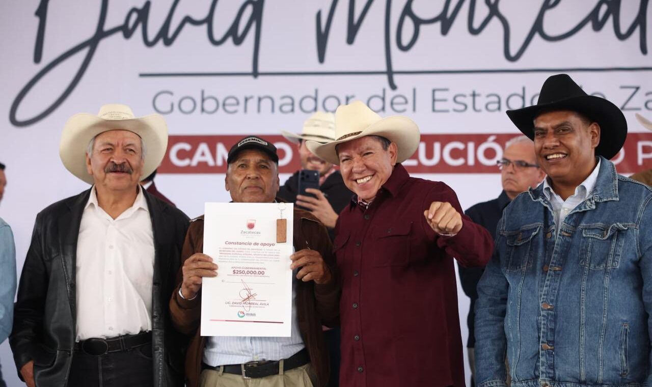 David Monreal durante el anuncio de nuevos consultorios SUS para la región.